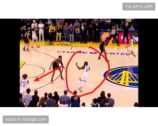 德雷蒙德·格林挡拆高效拉开空间助勇士防守掀起反攻