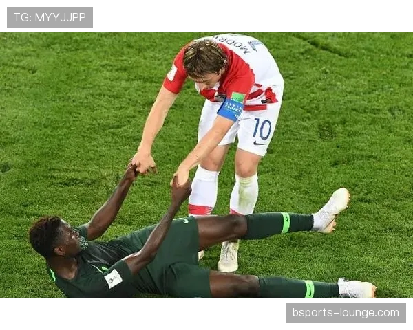 德容与维拉蒂控球能力对比：中场核心的球权掌控差异分析